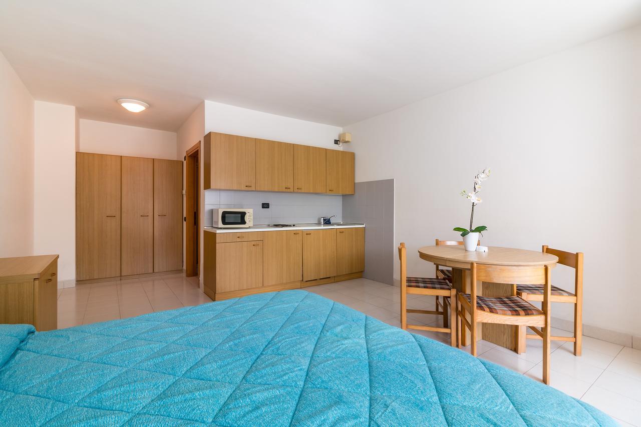 Residence Marina リーヴァ・デル・ガルダ エクステリア 写真